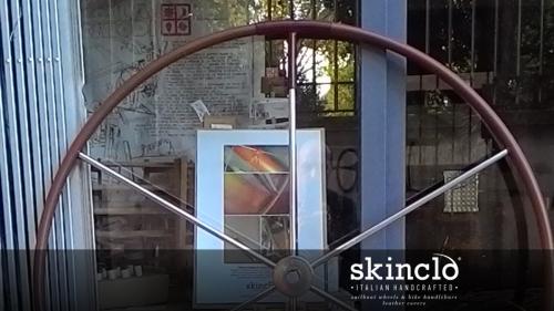 Skinclò-handcrafted-sailboat-leather-steering-wheel-cover-rivestimento-doppio-colore-pelle-cuoio-ruota-timone-fatto-a-mano-made-in-italy-