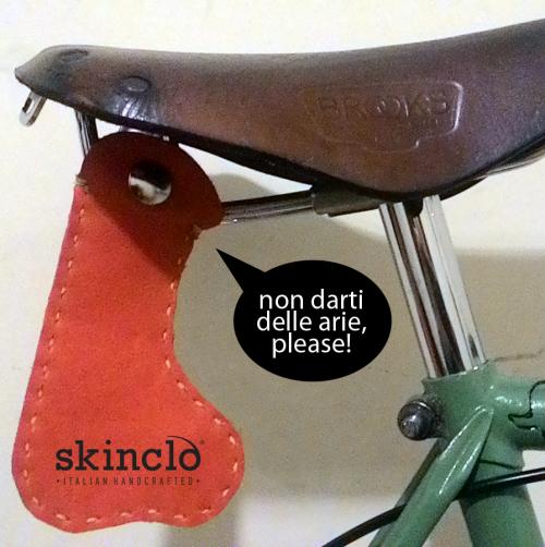 Skinclò-portamonete-porta-monete-coin-wallet-willy-wallet-italianmade-made-in-italy-patent-made-in-rome-handmade-wallet-cool-dildo-wallet-cool-underseat-bicycle-wallet  