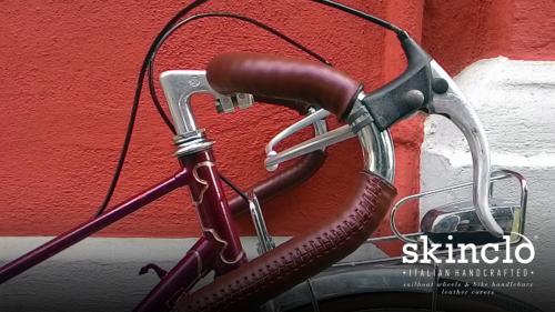 skinclò-bike-bag-on-french-randonneuse-motobecane_handcrafted-leather-covers