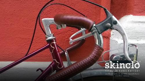 skinclò-bike-bag-on-french-randonneuse-motobecane_handcrafted-leather-covers